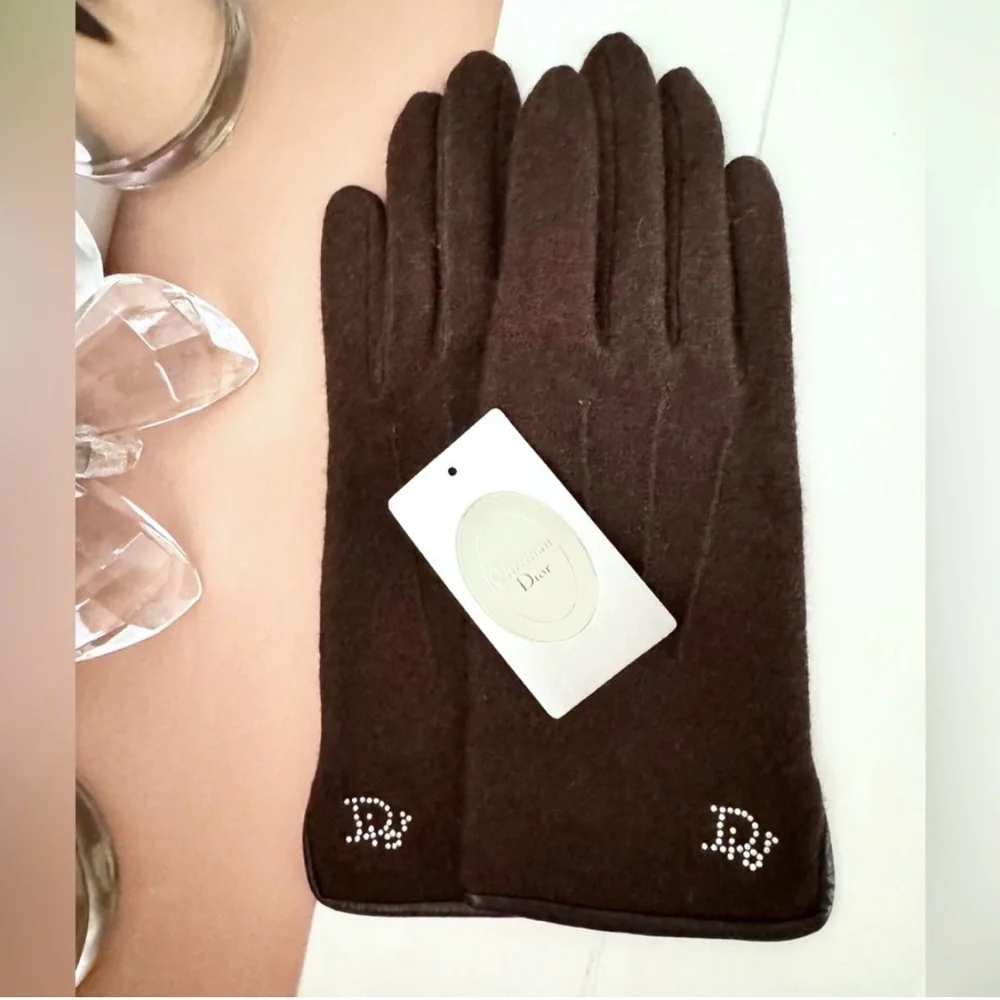 New Vintage Dior Brown Cashmere Gloves